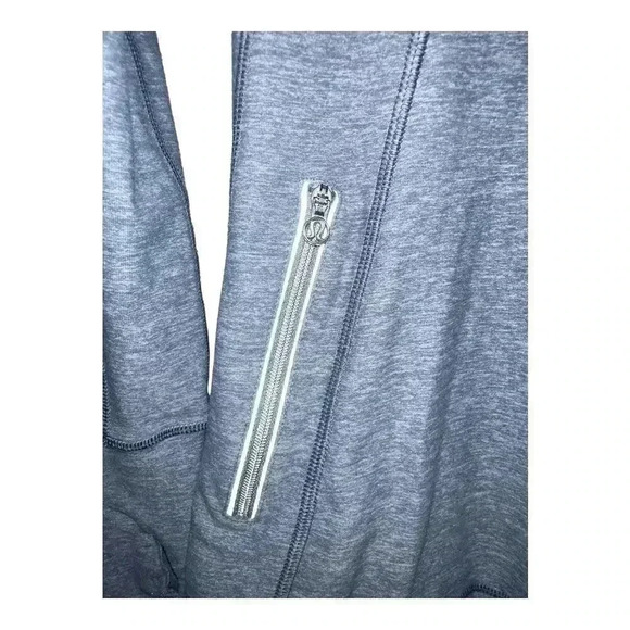Lululemon Run Back On Track Gray Pullover, Size 4 - Picture 6 of 11
